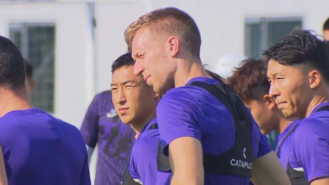 电影竣事，玉树临风的张震饰演的临风玉树的韩信被人以机械而原始的体例正法在乌泱泱一年夜干子人眼前。